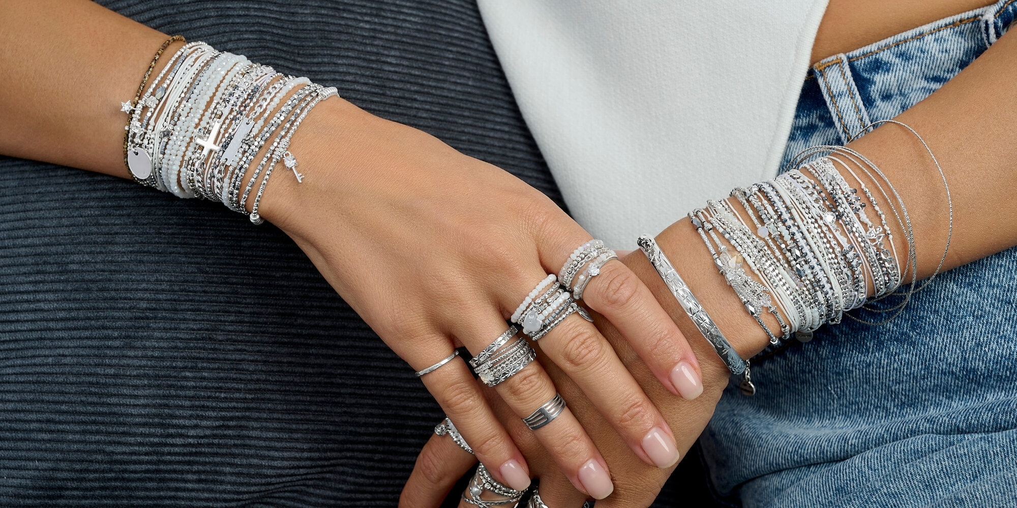 BIJOUX BLANC ET ARGENT